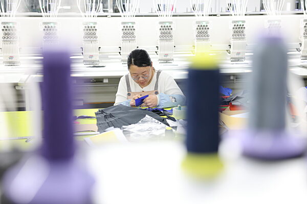 Jiangsu Lianyungang Enterprises Busy in Production During Second Quarter