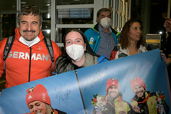 Rodeln - Empfang der Olympiateilnehmer am Flughafen Muenchen - 12.02.2022