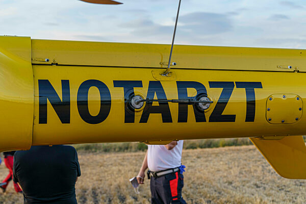Symbolbilder - Themenbilder - Rettungsdienst - 2022
