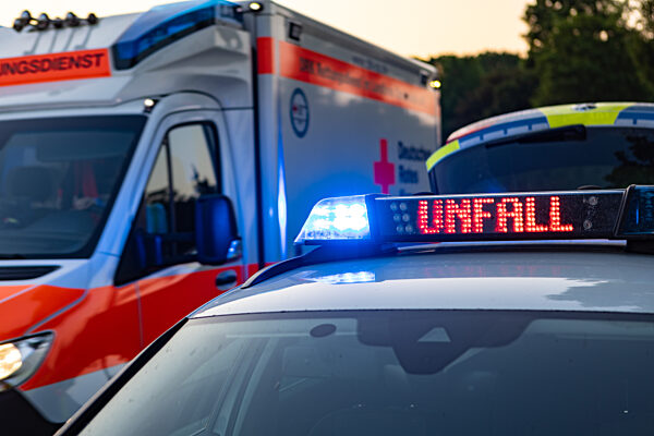 Symbolbilder - Themenbild - Unfall - Blaulicht