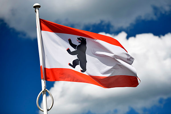 Wehende Fahne vom Bundesland Berlin