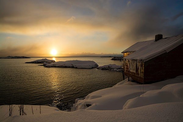 Sonnenaufgang bei A, Lofoten, Norwegen