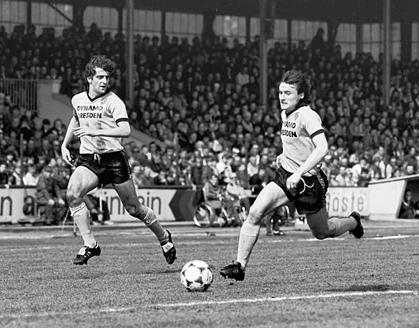 DDR - Fußball - Ralf Minge und Frank Lippmann im Angriffszug