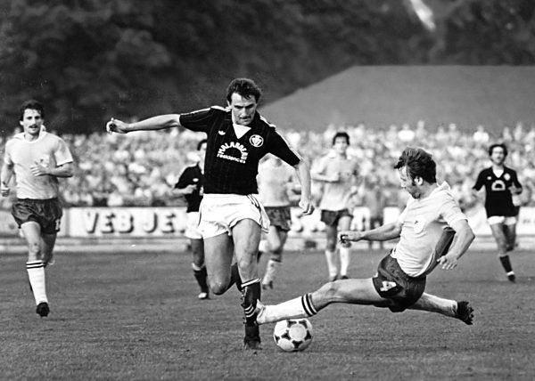 DDR - Fußball -  FC Carl Zeiss Jena - Girondins Bordeaux 3:1 -