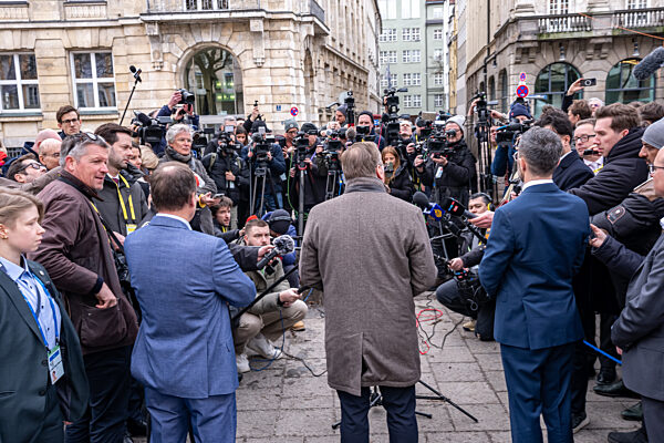 Press Conference Amid Media Frenzy at Munich Security Conference