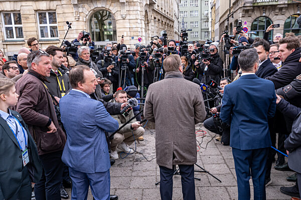 Press Conference Amid Media Frenzy at Munich Security Conference