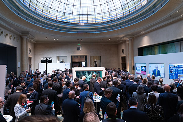 Dynamic Gathering at the Munich Security Conference