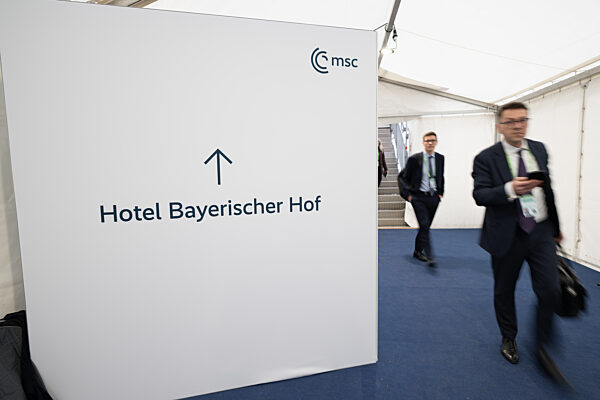 Directional Signage at Munich Security Conference