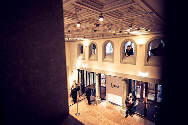 Dynamic Interactions at the Munich Security Conference Venue