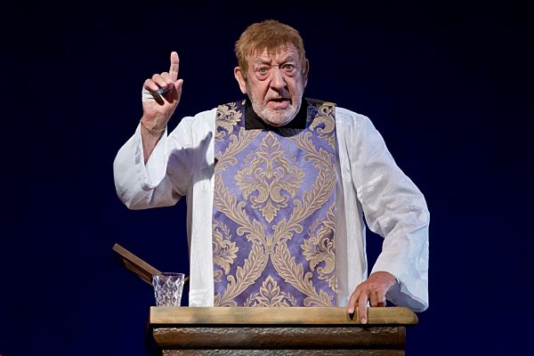 Adel verpflichtet - Schlosspark Theater Berlin