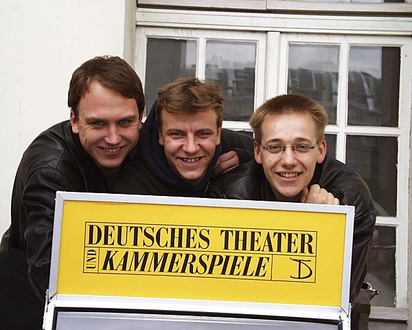 Schauspieler:
(l) Lars Eidinger; (m) Ronald Kukulies...