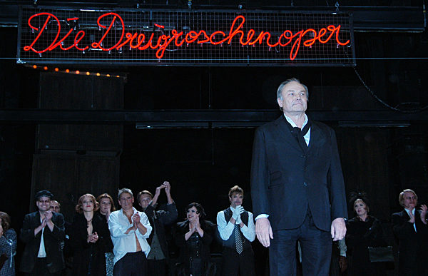 Premierenfeier " DIE DREIGROSCHENOPER