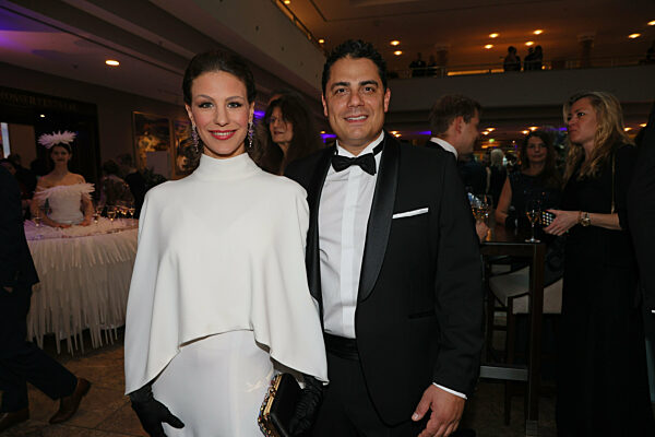 BLAUER BALL 01.04.2023