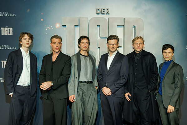 Weltpremiere - Der Tiger -