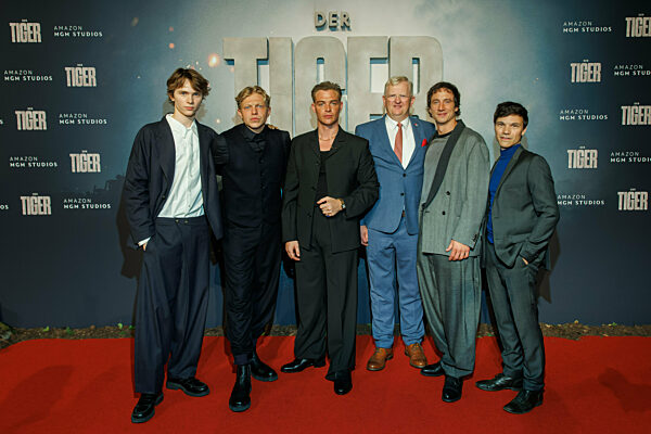 Weltpremiere - Der Tiger -