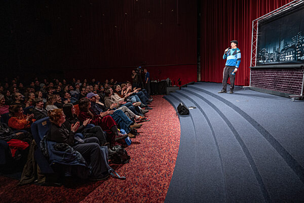 Start des neuen Comedy Nachrichtenformats Fun Facts  News im Netz