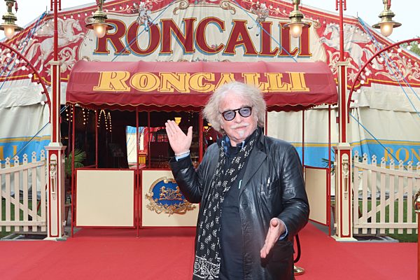 Gala-Premiere des CIRCUS RONCALLI auf der Moorweide Hamburg