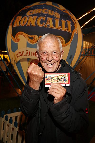 Gala-Premiere des CIRCUS RONCALLI  auf der Moorweide Hamburg