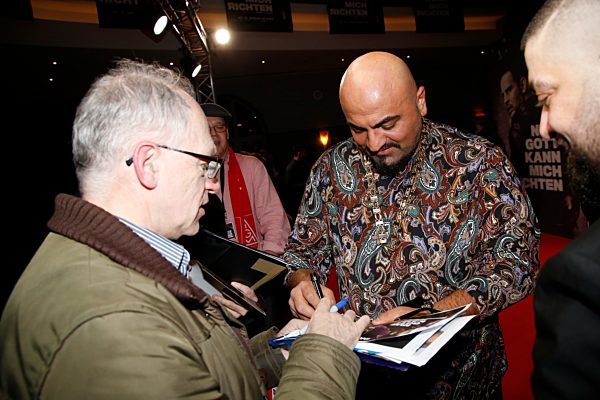 "Nur Gott kann mich richten" Premiere in Frankfurt