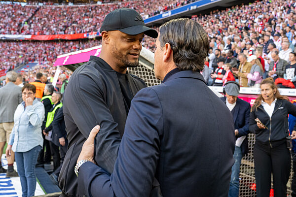 FC Bayern Muenchen vs. Borussia M?nchengladbach, Fussball, Bundesliga, 33. Spieltag, 10.05.2025