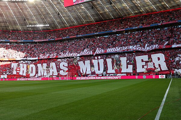 FC Bayern Muenchen vs. Borussia Moenchengladbach, Fussball, 1. Bundesliga, 33. Spieltag, 10.05.2025