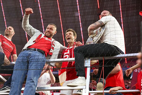 FC Bayern Muenchen vs. Borussia Moenchengladbach, Fussball, 1. Bundesliga, 33. Spieltag, 10.05.2025