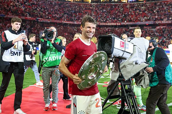 FC Bayern Muenchen vs. Borussia Moenchengladbach, Fussball, 1. Bundesliga, 33. Spieltag, 10.05.2025