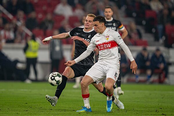 VfB Stuttgart vs. SC Freiburg, Fussball, DFB-Pokal, Halbfinale, 23.04.2026