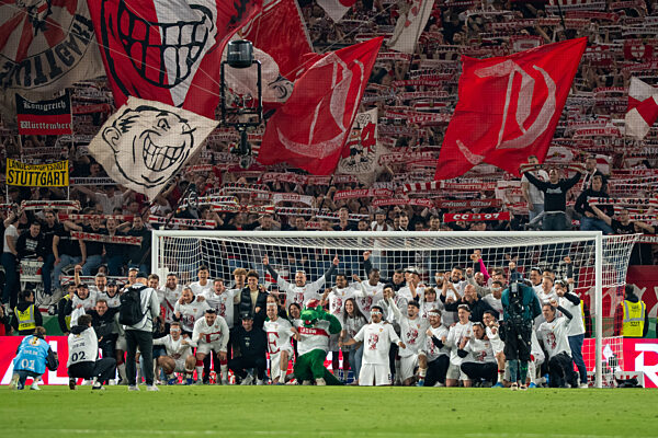 VfB Stuttgart vs. SC Freiburg, Fussball, DFB-Pokal, Halbfinale, 23.04.2026