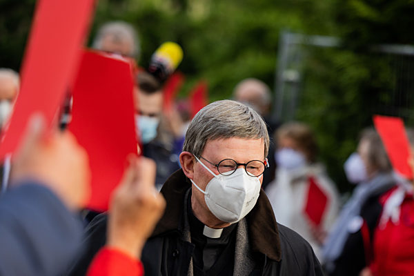Demonstration gegen Kardinal Woelki