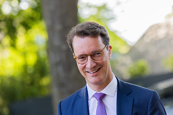 Landtagswahl in Nordrhein-Westfalen - Stimmabgabe Wüst