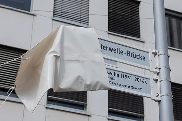 Bonner Victoriabrücke wird zur Guido-Westerwelle-Brücke