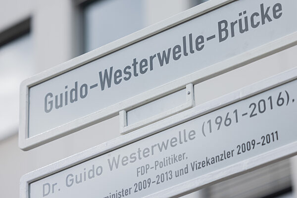 Bonner Victoriabrücke wird zur Guido-Westerwelle-Brücke