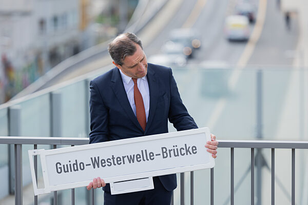 Bonner Victoriabrücke wird zur Guido-Westerwelle-Brücke