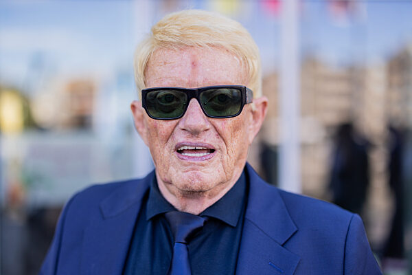 Schlagersänger Heino präsentiert „Deutschland Schokolade“