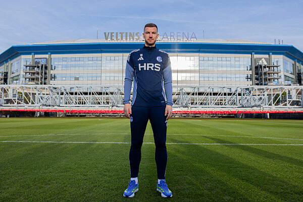 Schalke 04 - Edin Dzeko