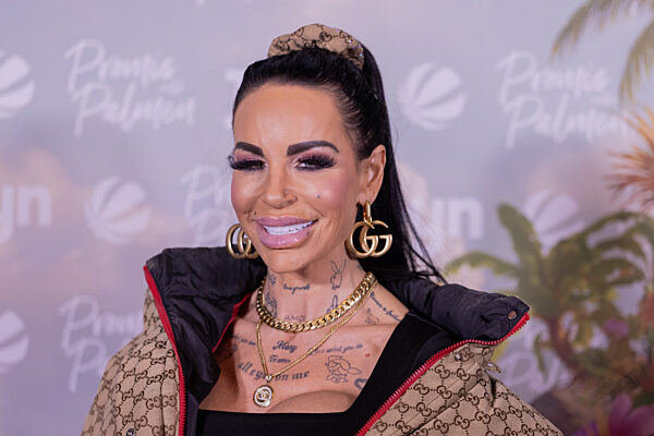 Premiere der 4. Staffel der Reality-Show „Promis unter Palmen