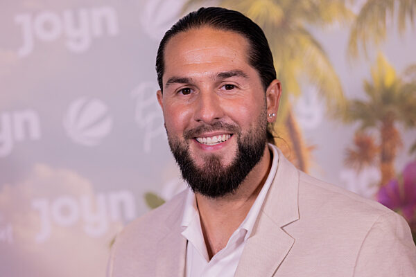 Premiere der 4. Staffel der Reality-Show „Promis unter Palmen