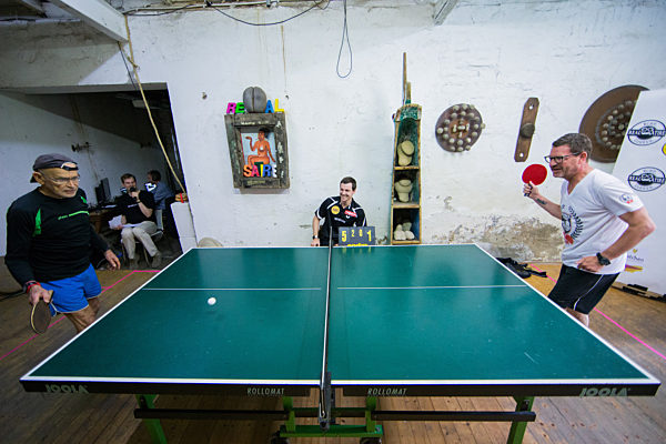 Tischtennis-Duell zwischen Wallraff und Diekmann