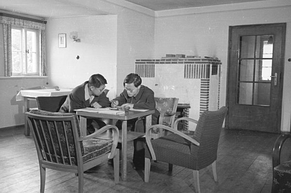 DDR - Asiatische Gaststudenten an der FSU 1954