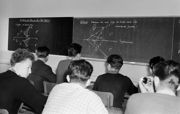 DDR - Studenten im Unterricht 1958