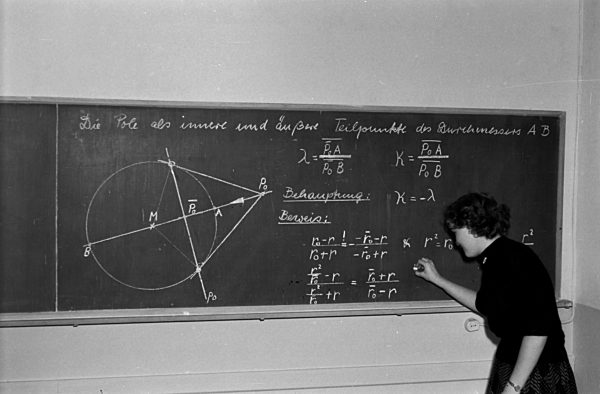 DDR - Studenten im Unterricht 1958