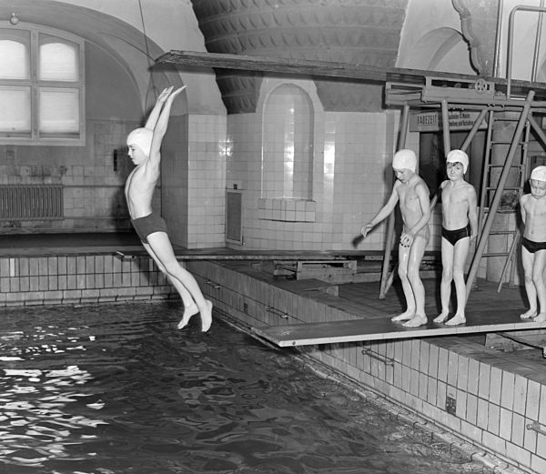 DDR - Kinderschwimmen Jena 1969