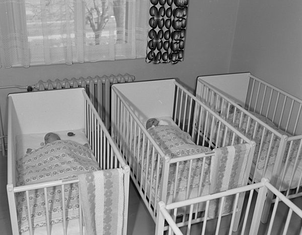 DDR - Kinderkrippe Jena 1974