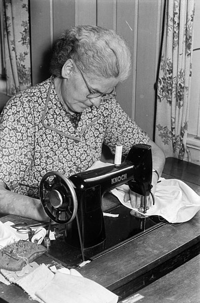 DDR - Nähstube 1958