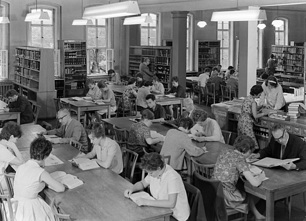 DDR - Bibliothek "Rosensäle" Universität Jena