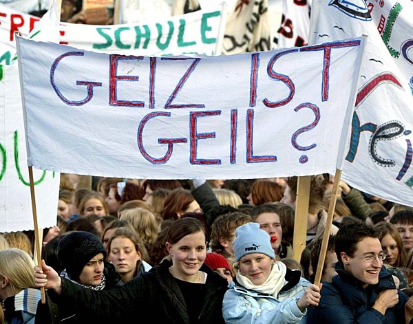 30000 Schüler demonstrieren in Düsseldorf