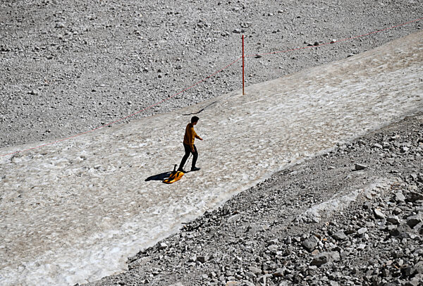 Wetter in Bayern - Gletscherreste auf der Zugspitze