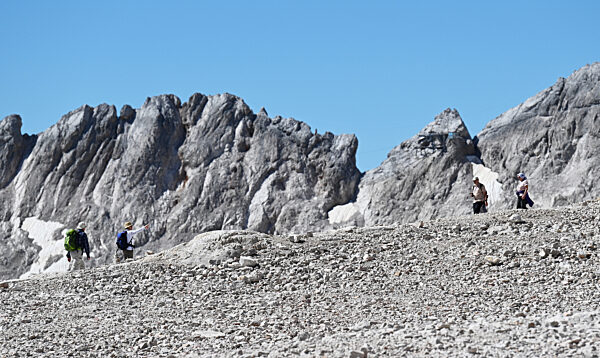 Wetter in Bayern - Gletscherreste auf der Zugspitze