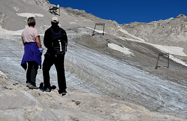 Wetter in Bayern - Gletscherreste auf der Zugspitze